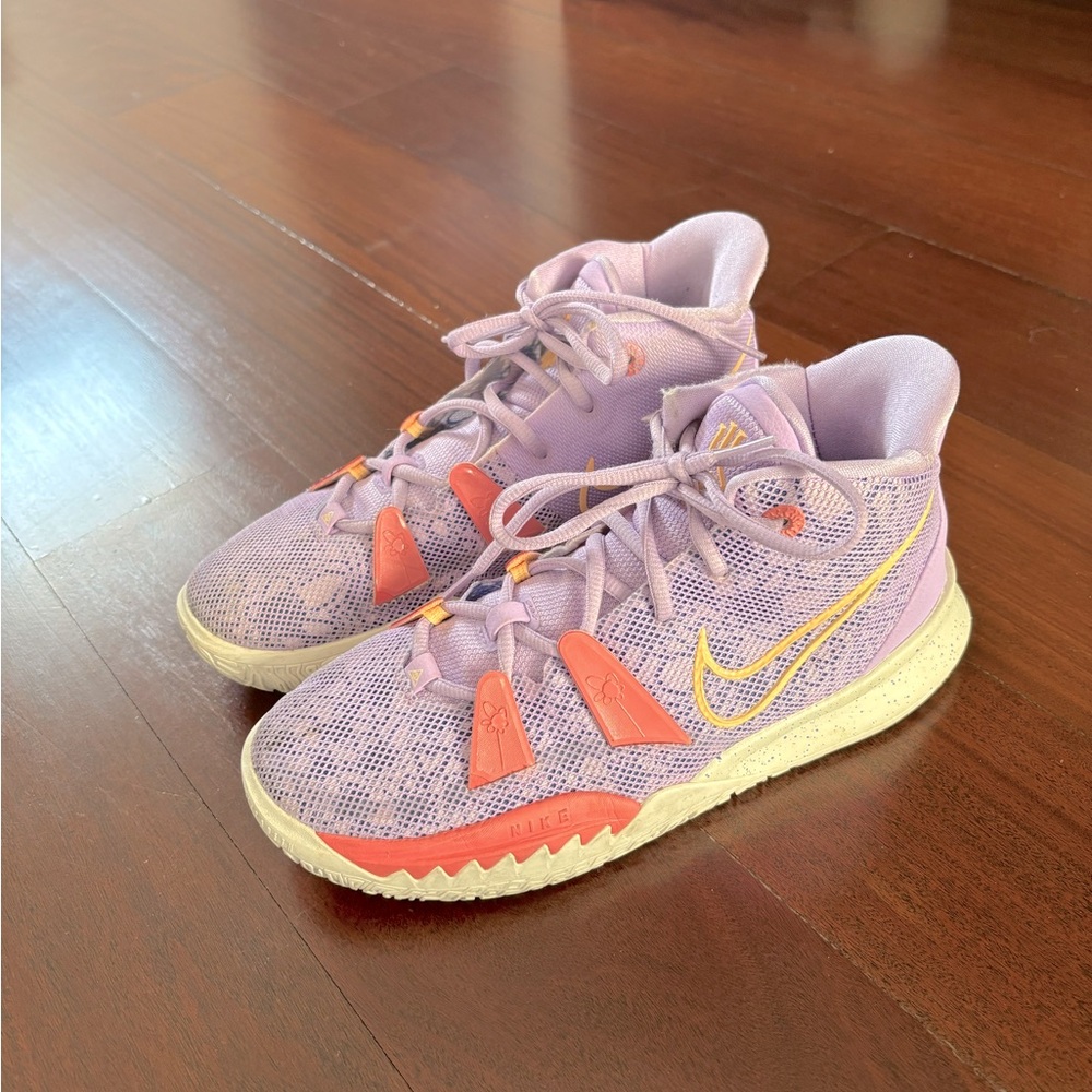 KYRIE 7 “DAUGHTERS” BASKETBALL SHOES💜💜
